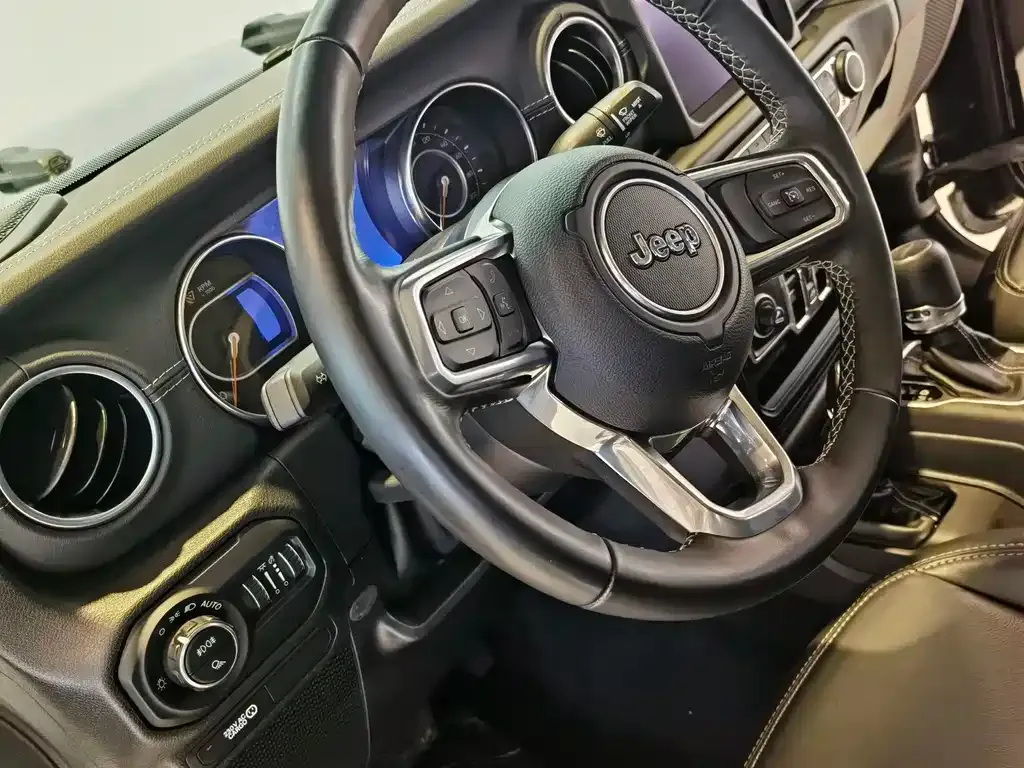 Jeep Gladiator 2023 из CN, фото 10