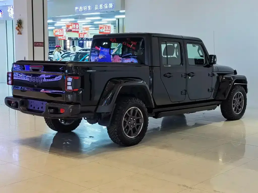 Jeep Gladiator 2023 из CN, фото 4