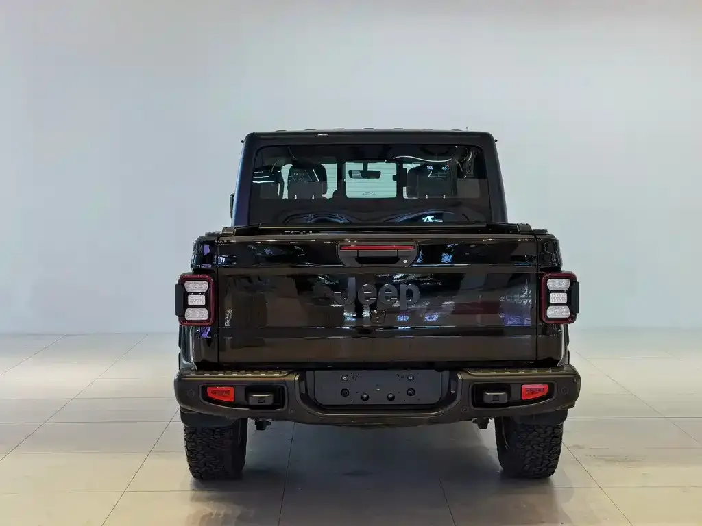 Jeep Gladiator 2023 из CN, фото 5