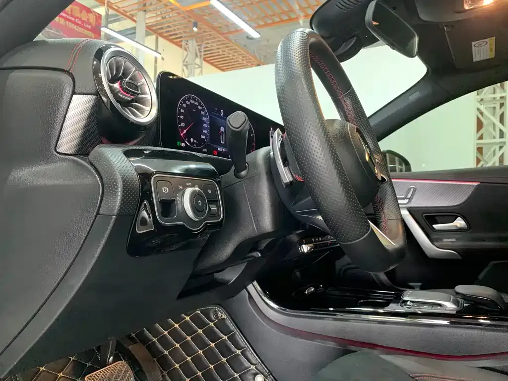 Mercedes-Benz A-Class 2023 из CN, фото 7