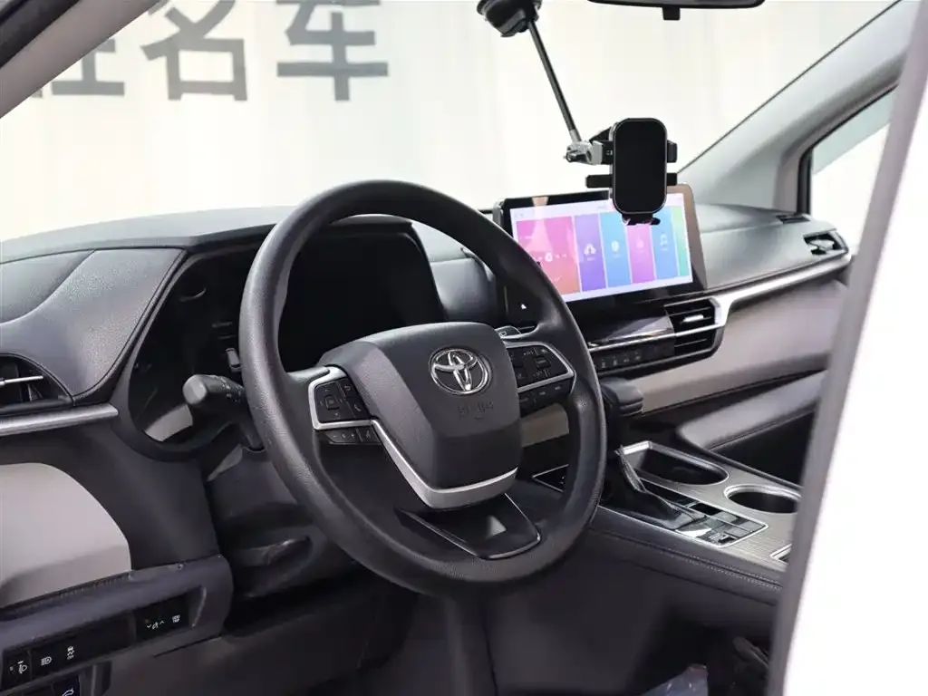 Toyota Granvia 2023 из CN, фото 7