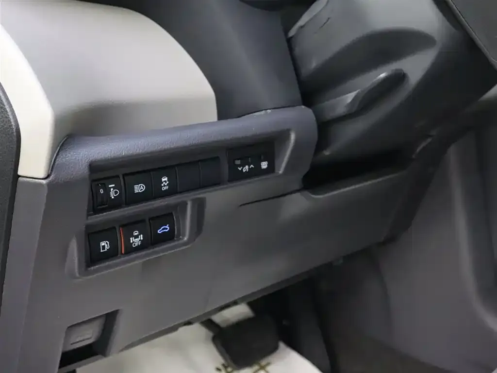 Toyota Granvia 2023 из CN, фото 8