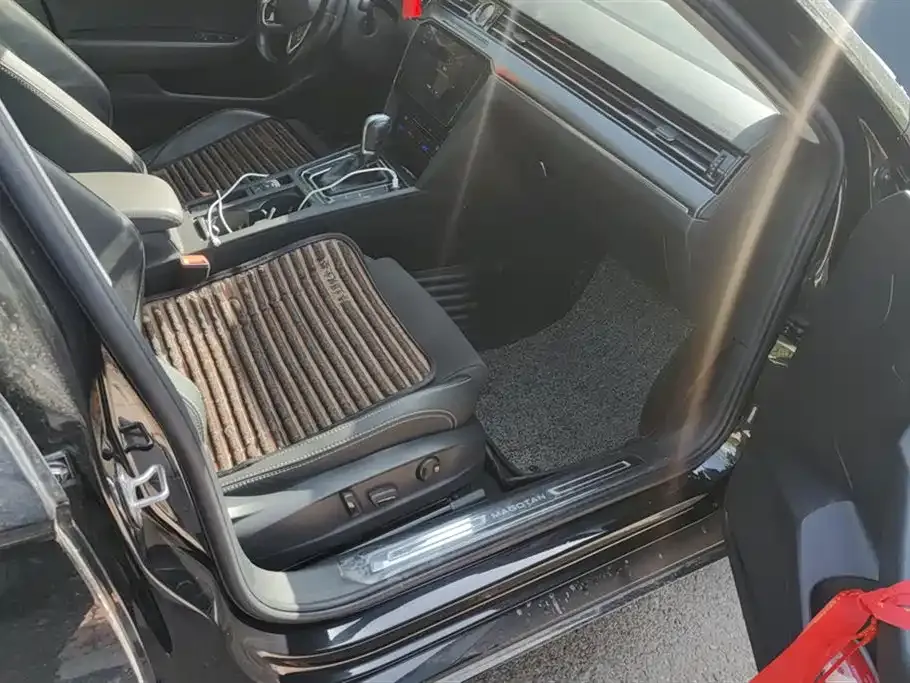 Volkswagen Magotan 2021 из CN, фото 8