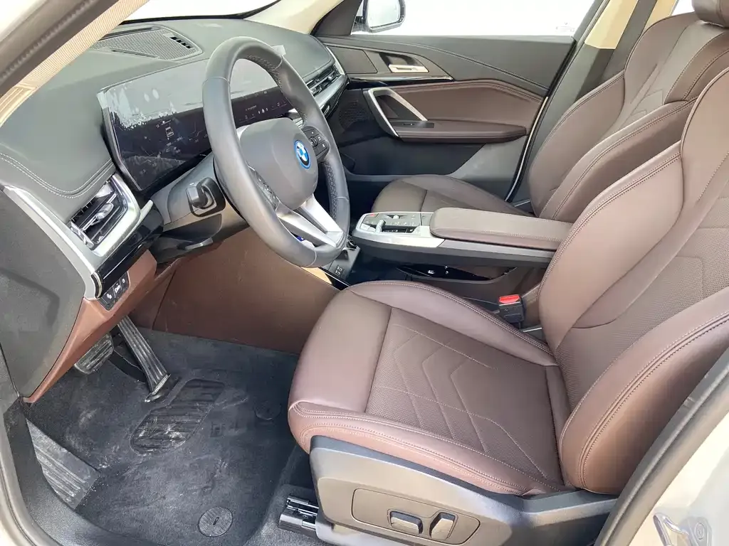 BMW iX1 2025 из CN, фото 6