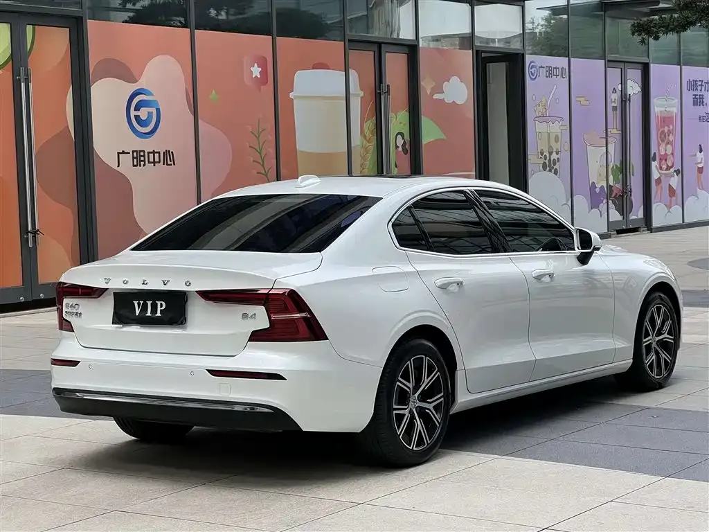 Volvo S60 2025 из CN, фото 9