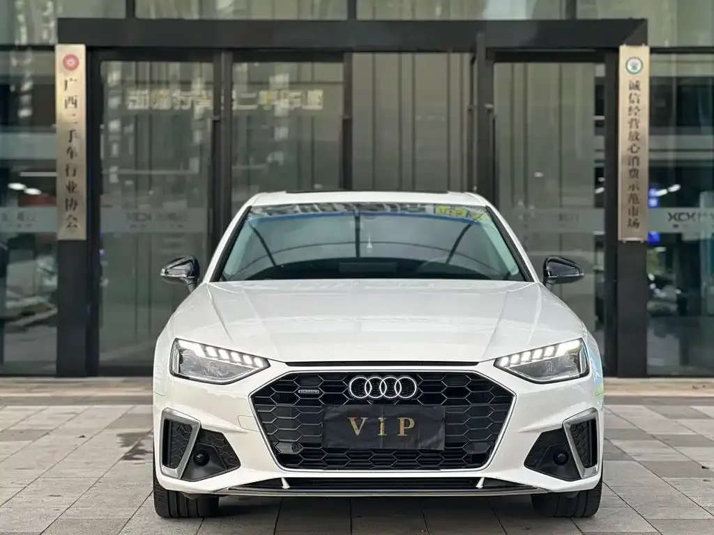Audi A4L 2022 из CN, фото 2