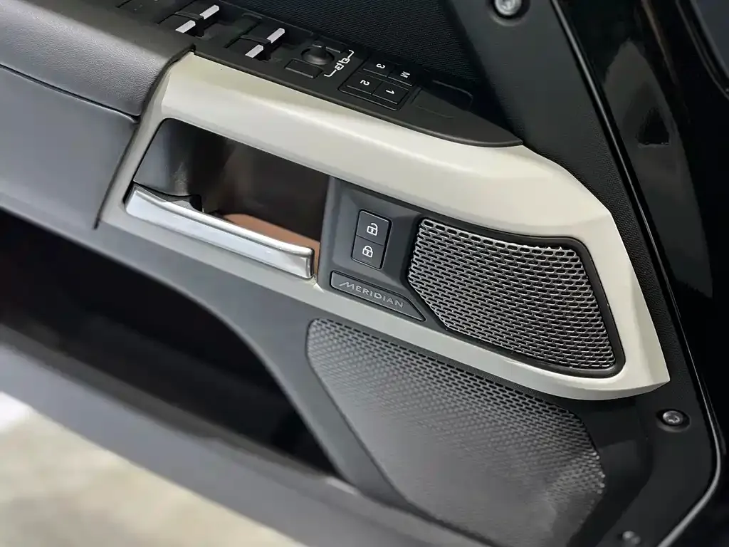 Land Rover Defender 2023 из CN, фото 8