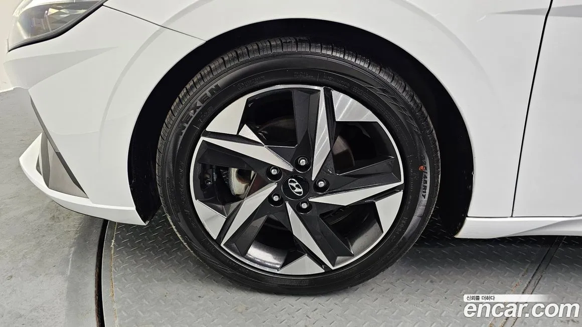 Hyundai AVANTE — фото 5
