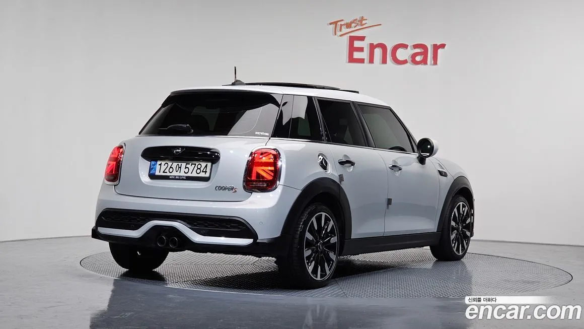 Mini Cooper 2022 из KR, фото 2