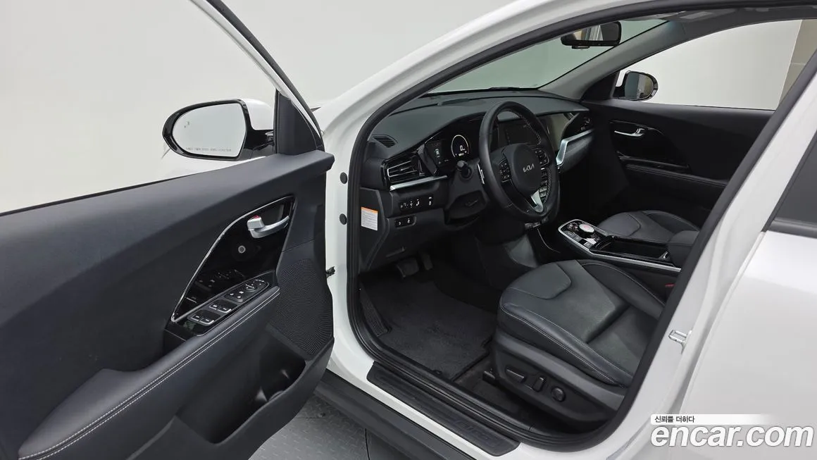 Kia Niro — фото 10