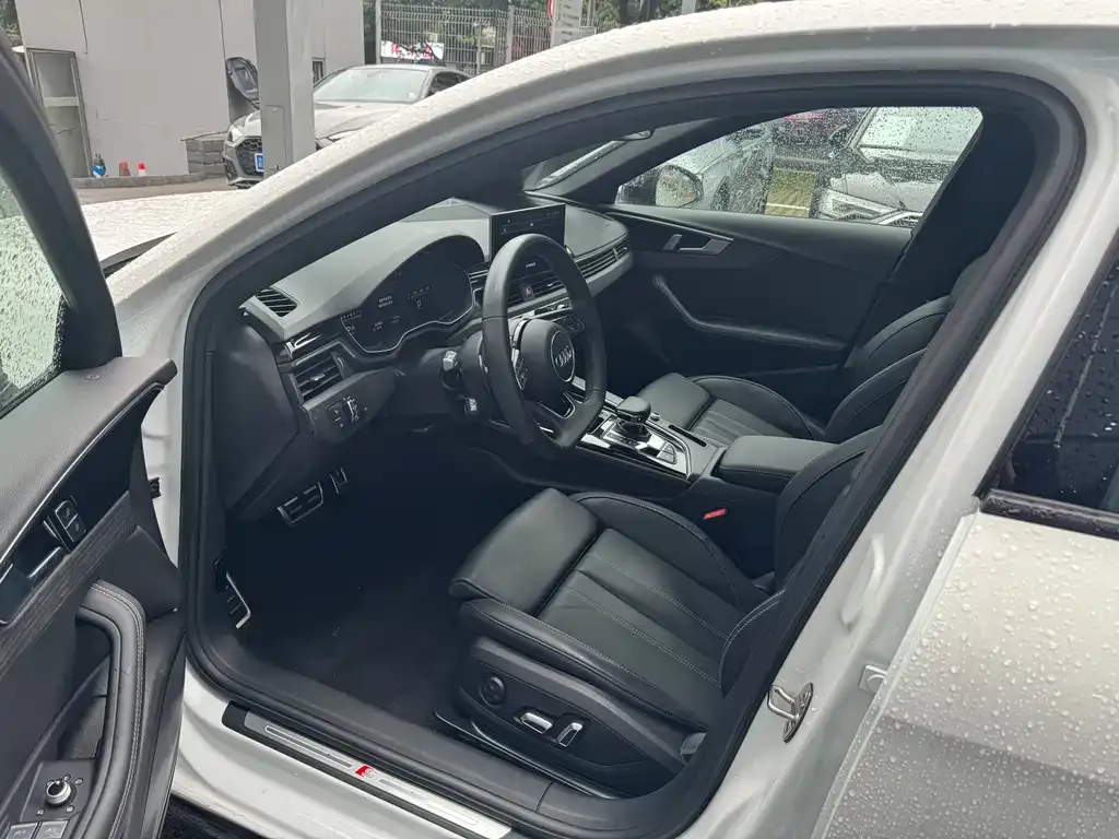 Audi A4L 2024 из CN, фото 3