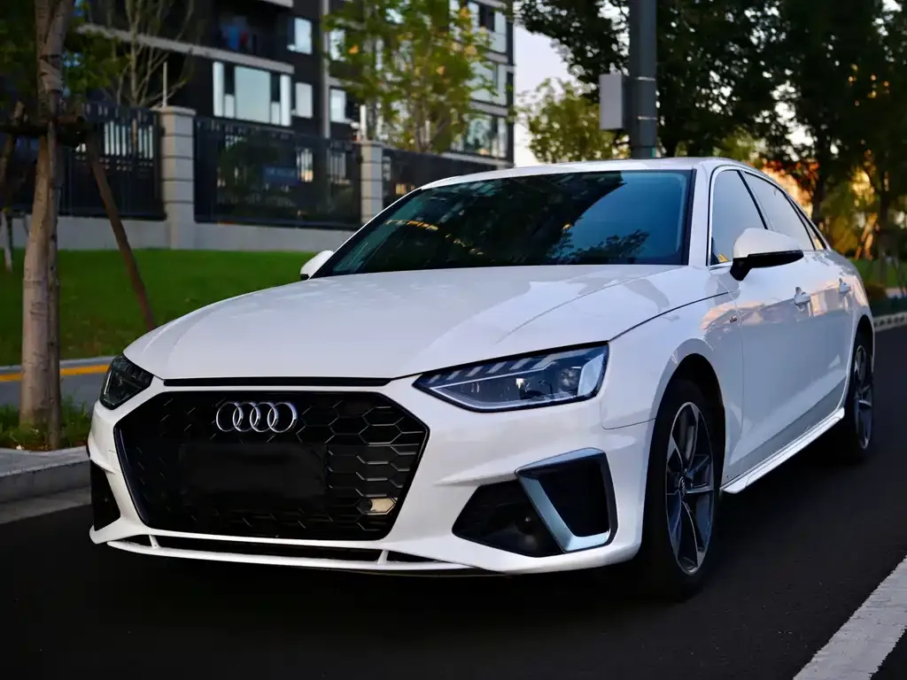 Audi A4L 2021 из CN, фото 1