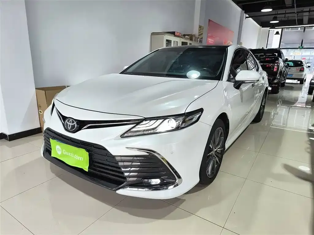 Toyota Camry 2023 из CN, фото 2