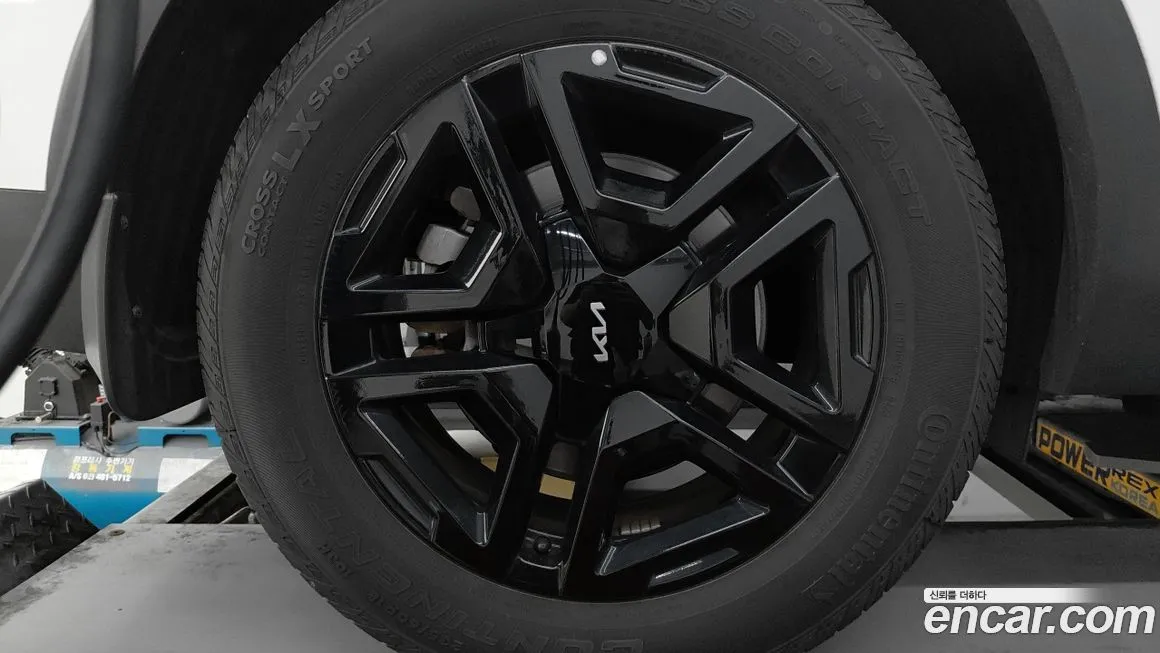 Kia Sorento — фото 6