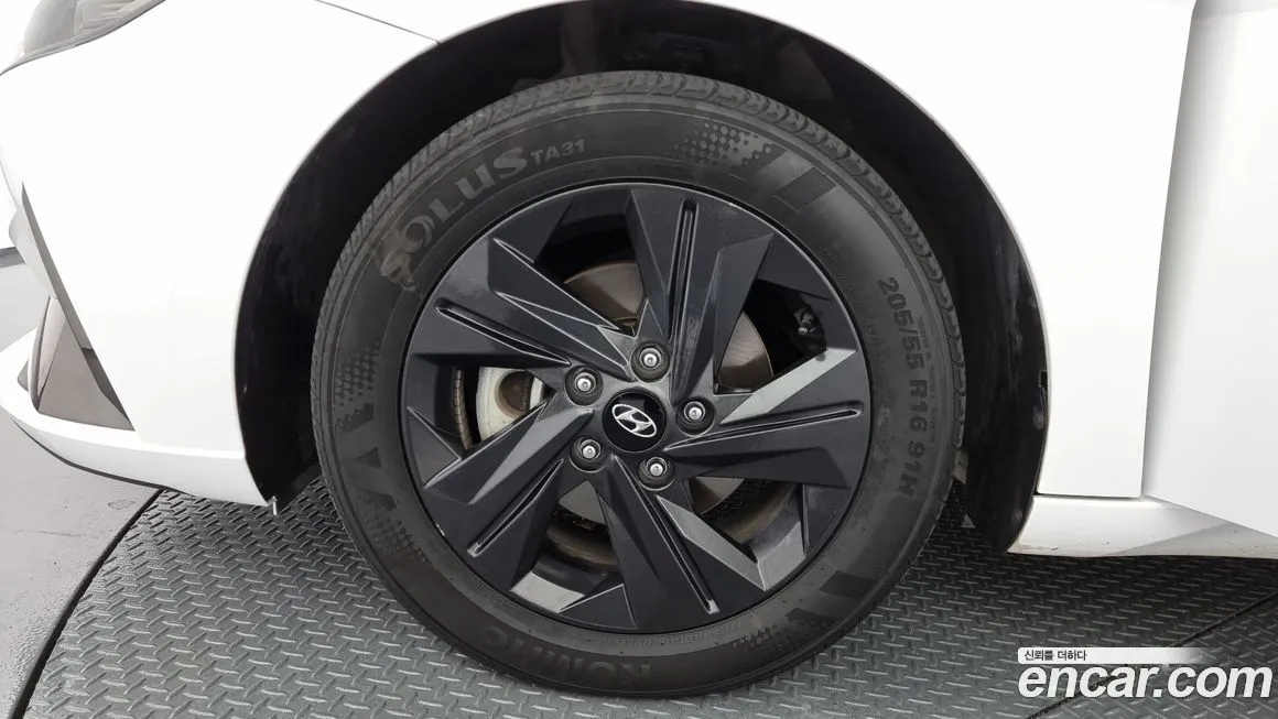 Hyundai AVANTE — фото 5