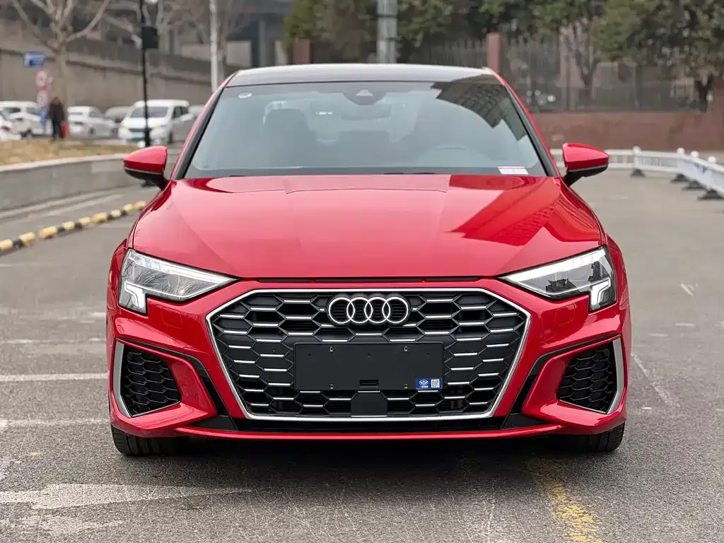 Audi A3 2023 из CN, фото 2