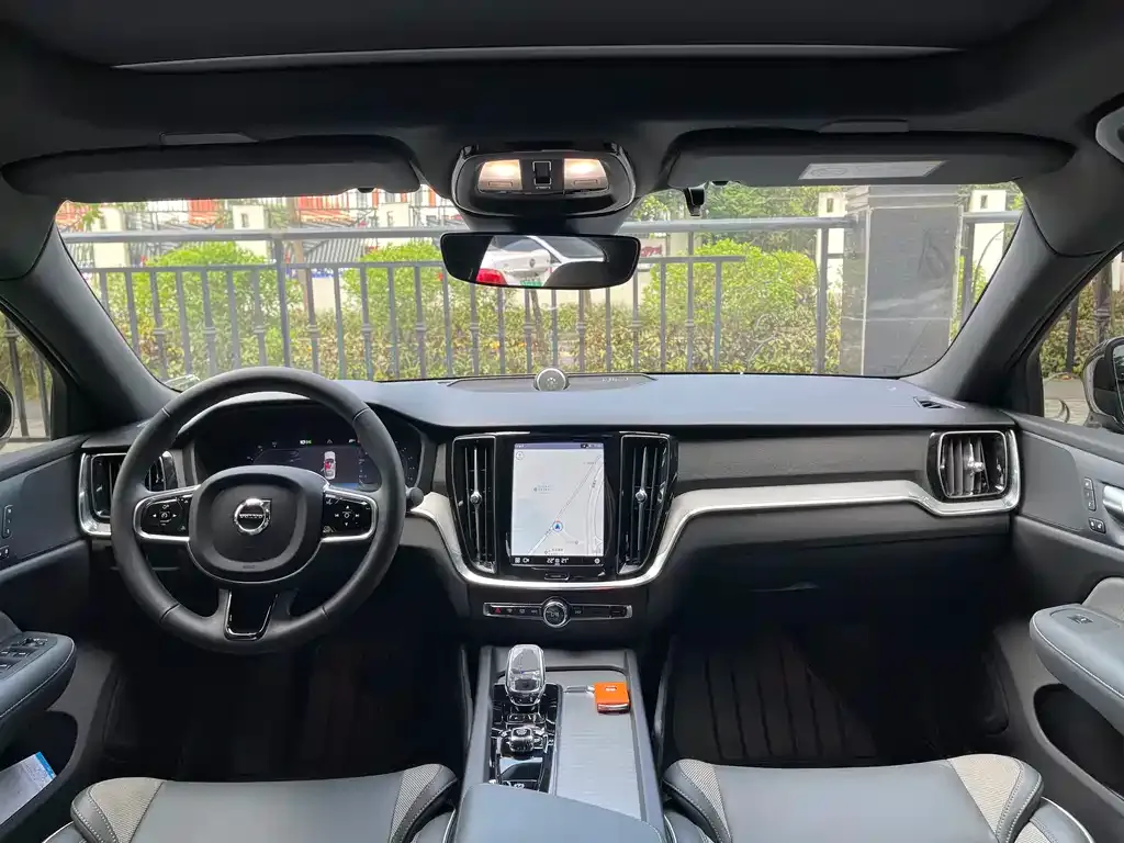 Volvo S60 2023 из CN, фото 6