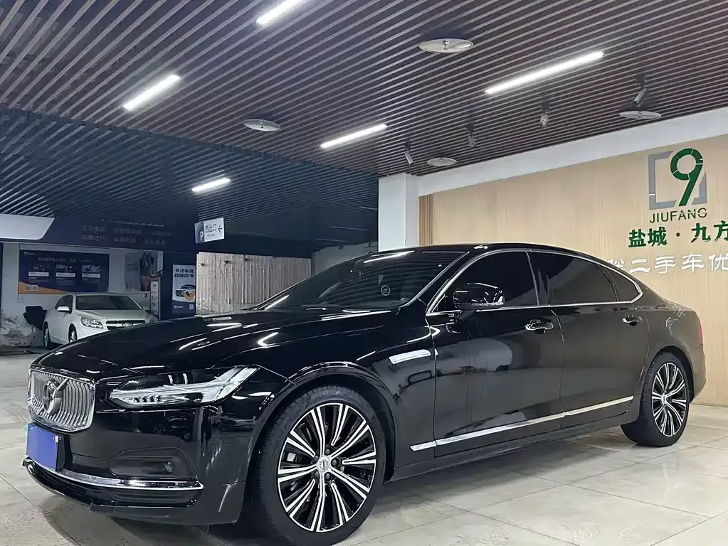 Volvo S90 2023 из CN, фото 1