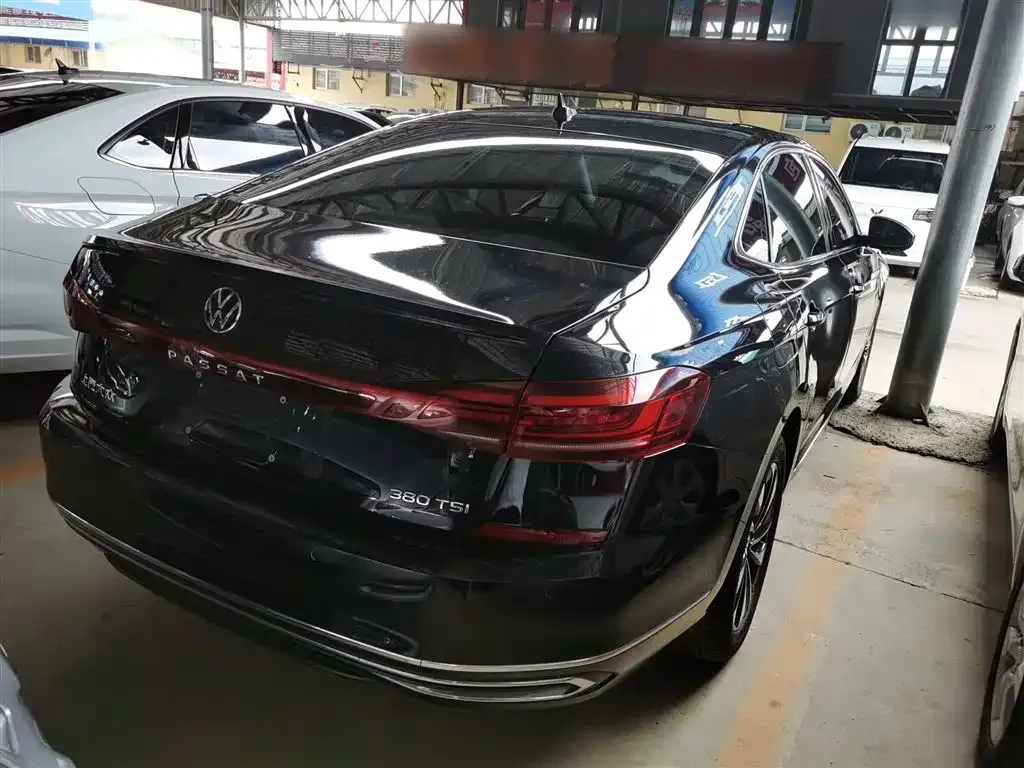 Volkswagen Passat 2023 из CN, фото 10