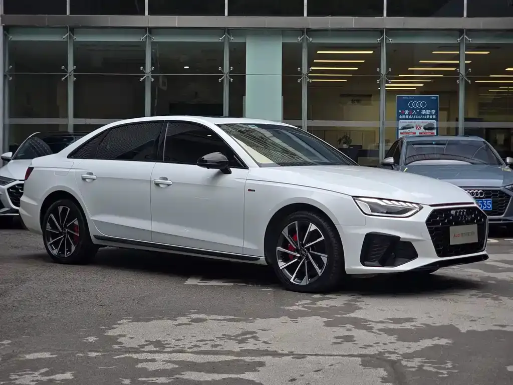 Audi A4L 2023 из CN, фото 2