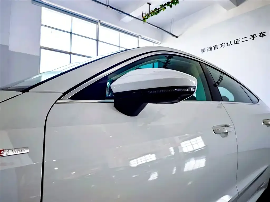 Audi A7 2023 из CN, фото 8
