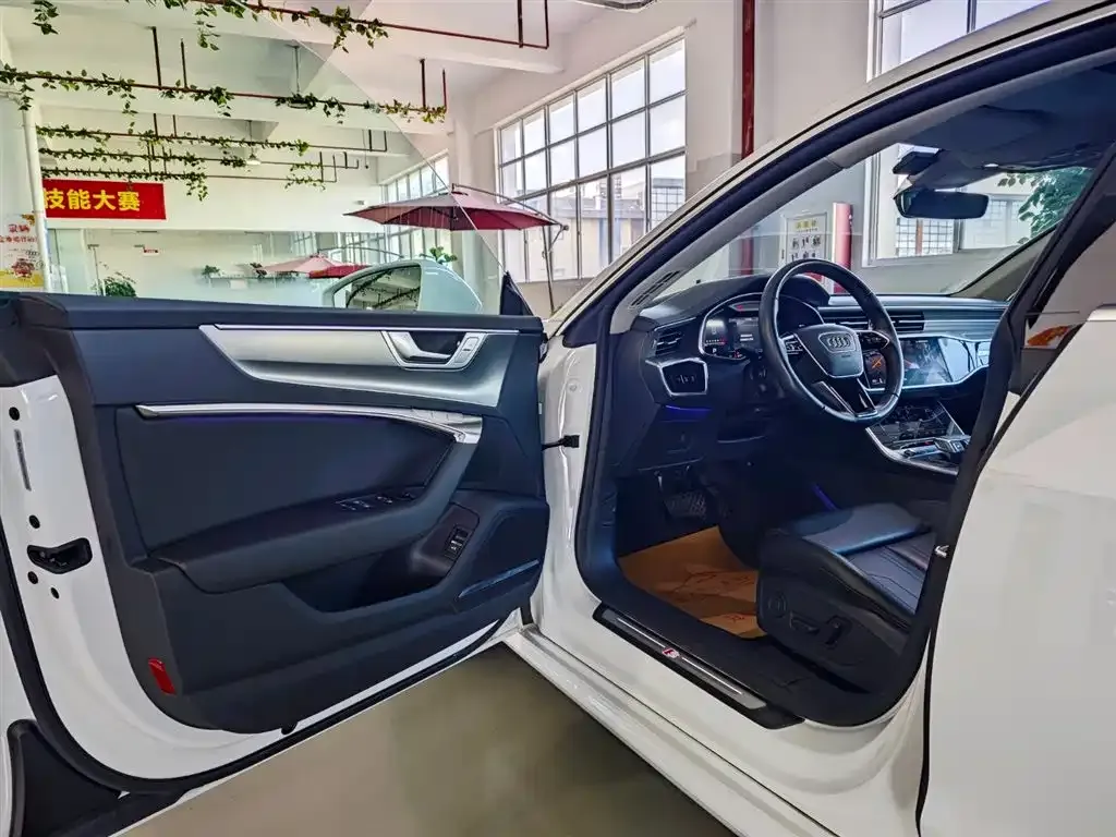 Audi A7 2023 из CN, фото 9