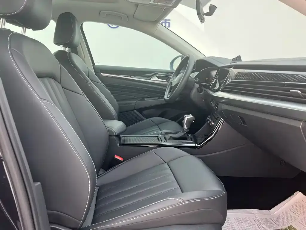 Volkswagen Passat 2022 из CN, фото 10