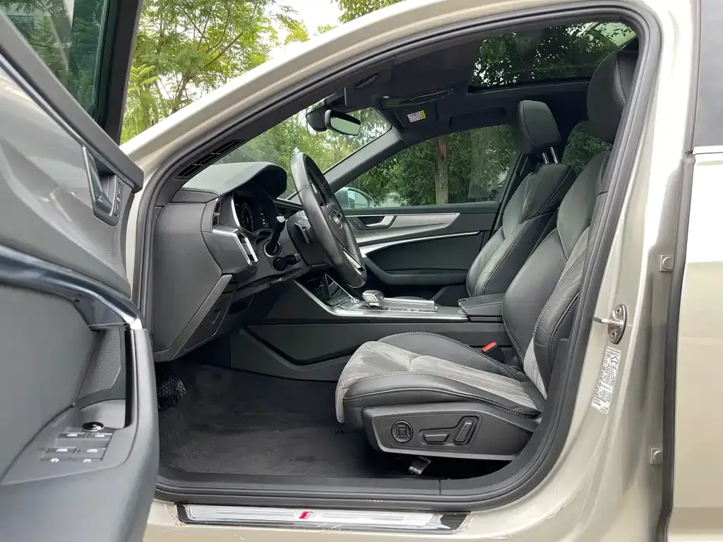 Audi A6L 2022 из CN, фото 8