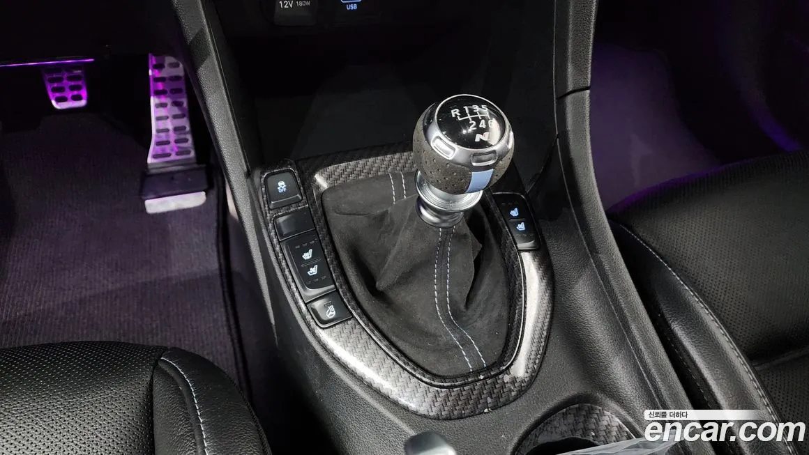 Hyundai Veloster — фото 9