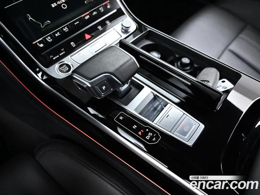 Audi A8 — фото 9