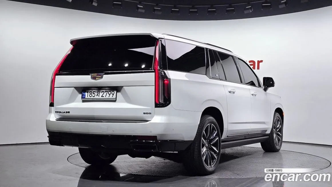 Cadillac Escalade 2023 из KR, фото 2