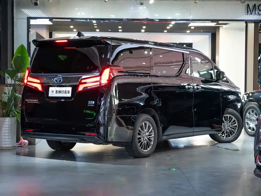 Toyota Alphard 2023 из CN, фото 4