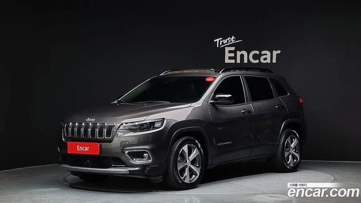 Jeep Cherokee — фото 1