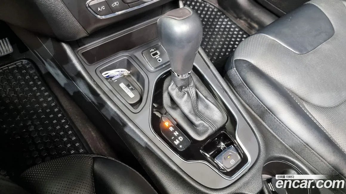 Jeep Cherokee — фото 9