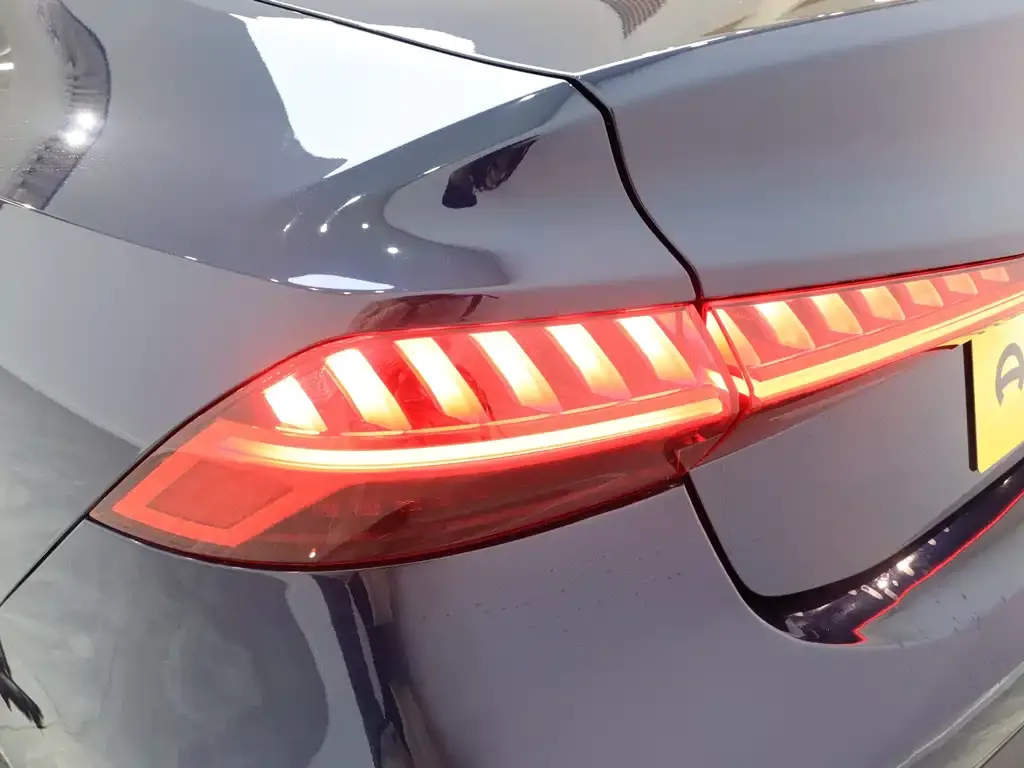 Audi A7L 2023 из CN, фото 8