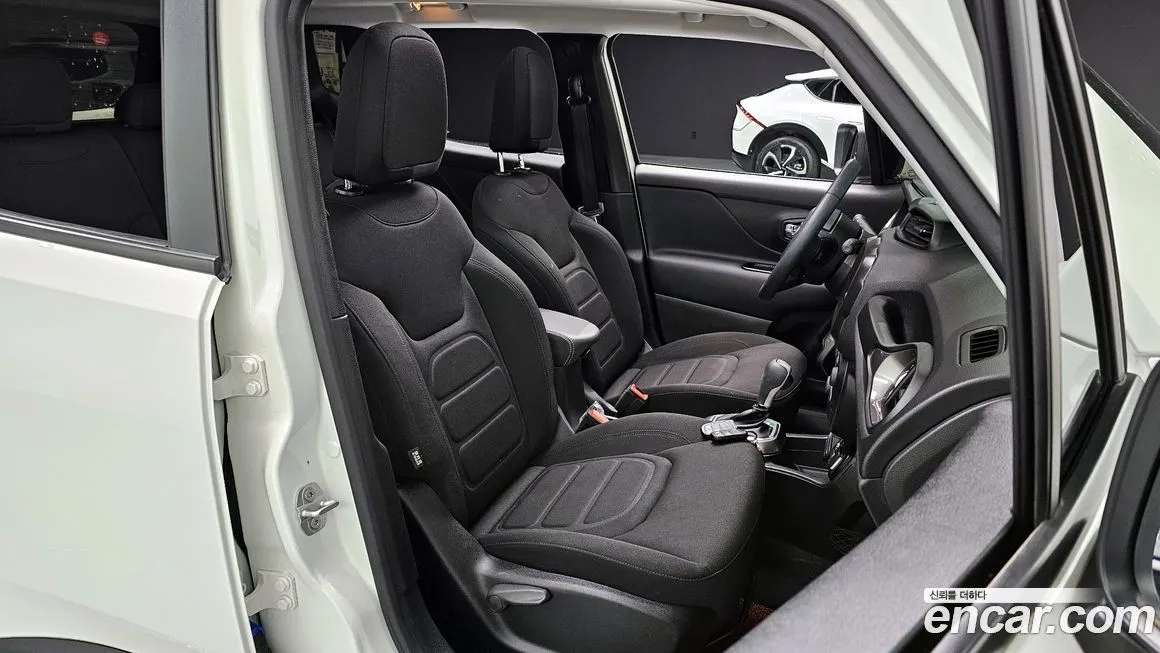 Jeep Renegade 2022 из KR, фото 10