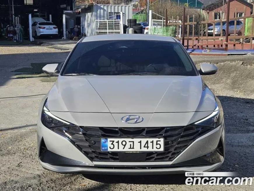 Hyundai AVANTE — фото 1