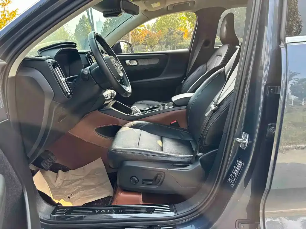 Volvo XC40 2021 из CN, фото 4