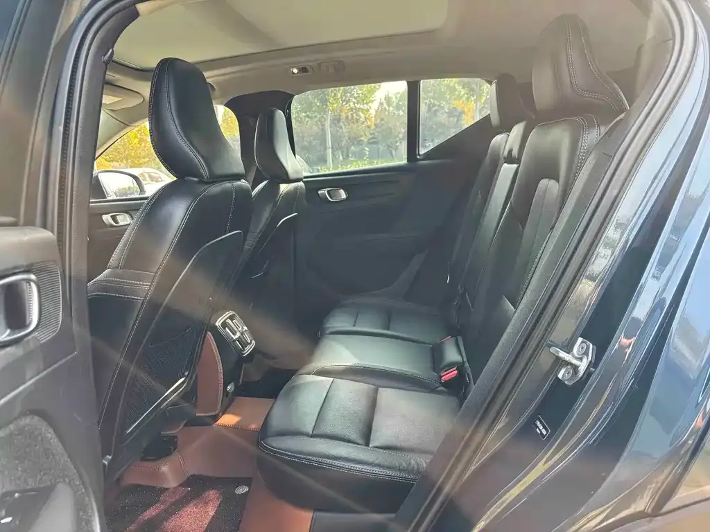 Volvo XC40 2021 из CN, фото 9