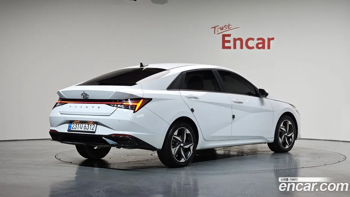 Hyundai AVANTE — фото 2