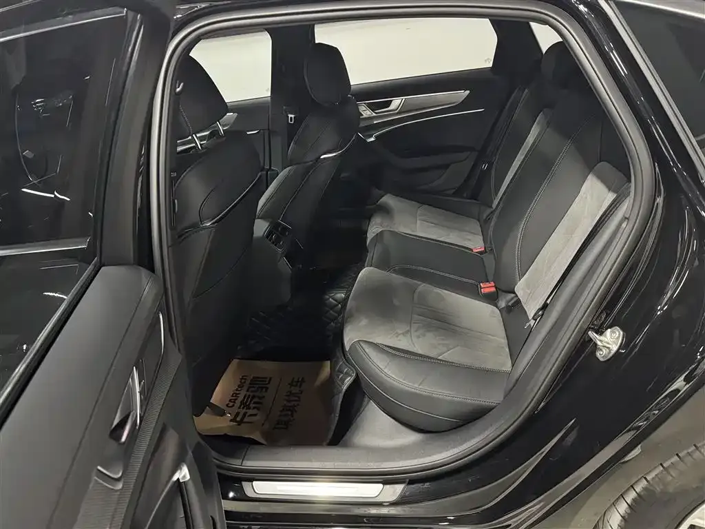 Audi A6L 2024 из CN, фото 2