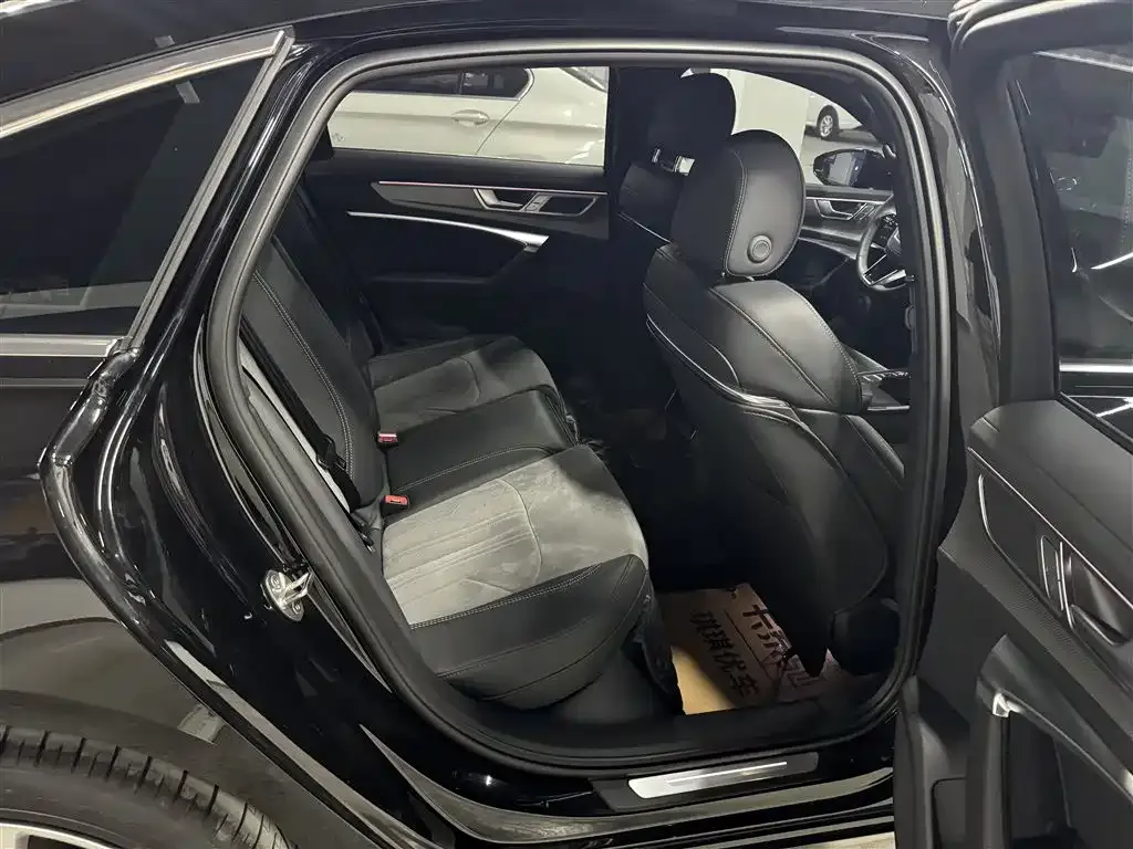 Audi A6L 2024 из CN, фото 5