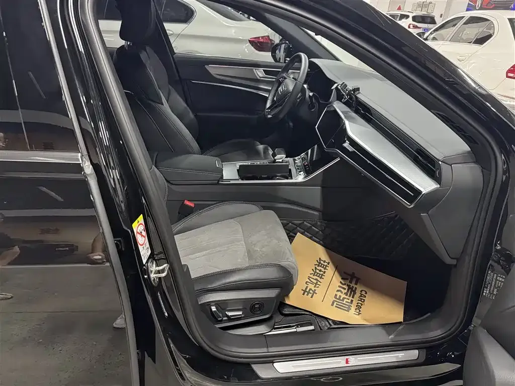Audi A6L 2024 из CN, фото 6