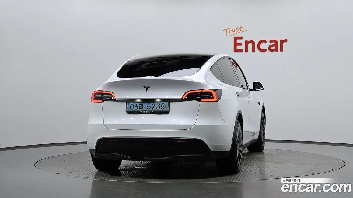 Tesla Model Y — фото 4