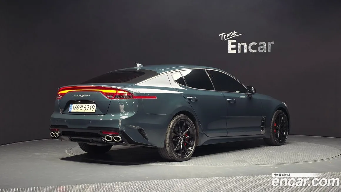 Kia Stinger 2023 из KR, фото 2