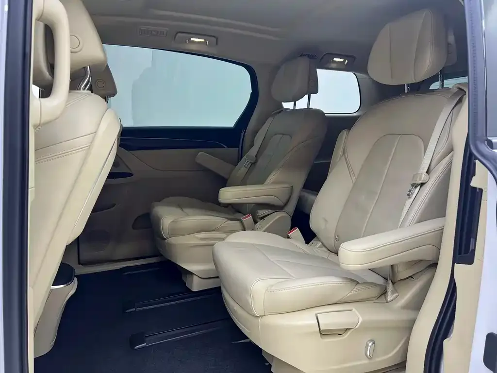 Buick GL8 2023 из CN, фото 7