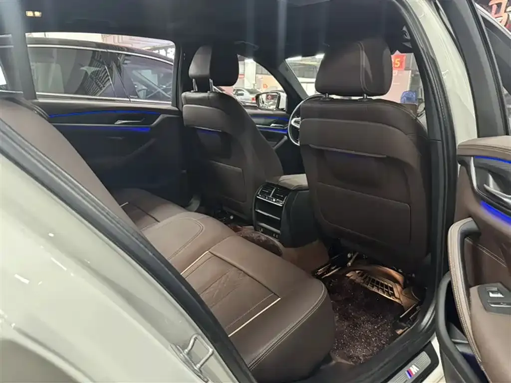 BMW 5 Series 2022 из CN, фото 2