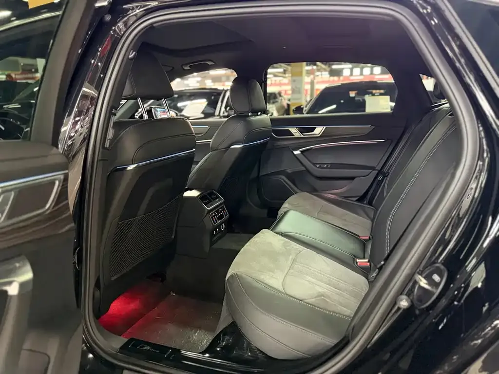 Audi A6L 2024 из CN, фото 9
