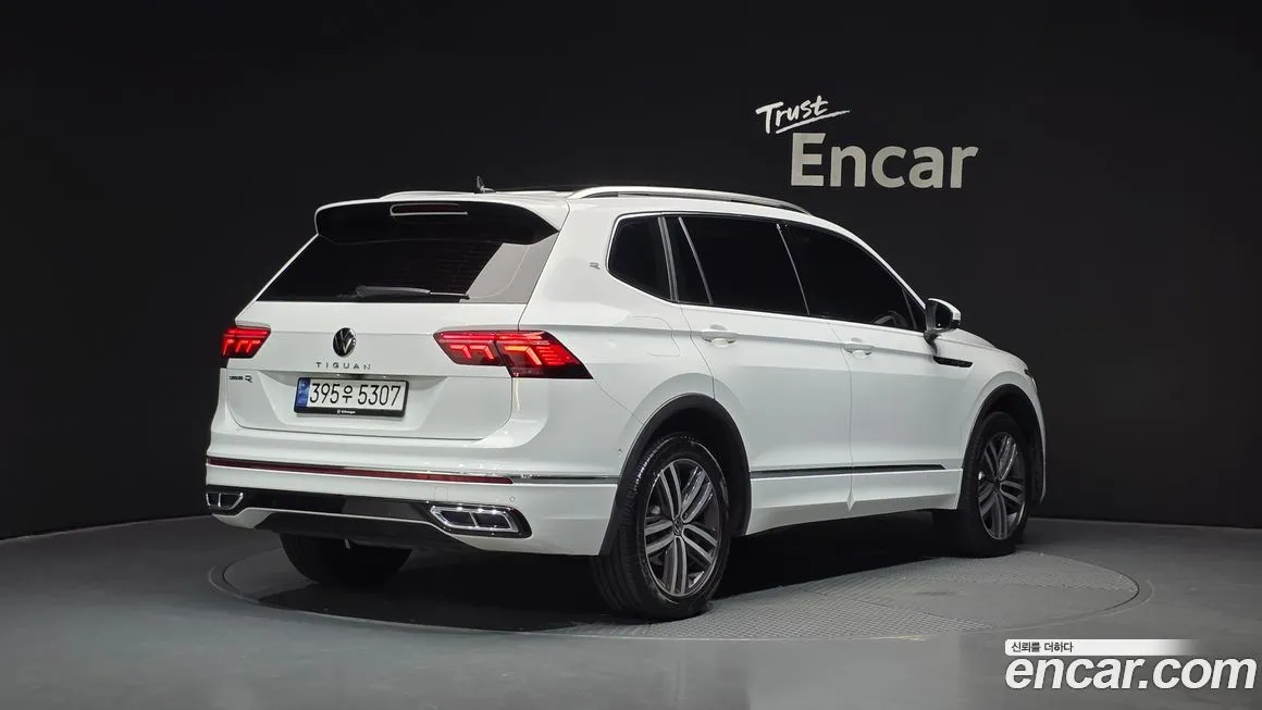 Volkswagen Tiguan — фото 2