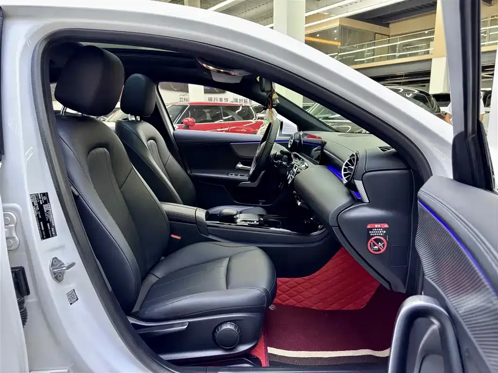 Mercedes-Benz A-Class 2023 из CN, фото 5